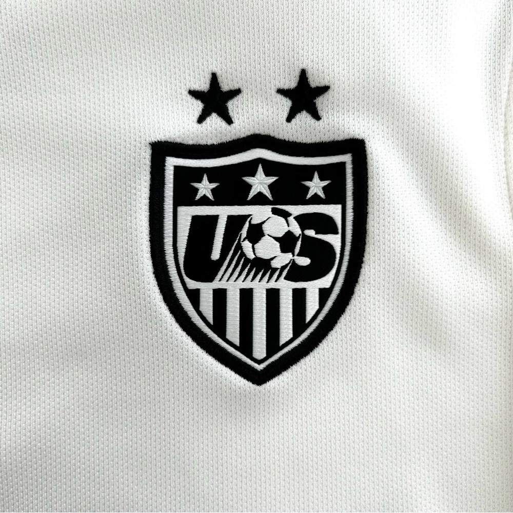 🌸Women’s 2015 U.S. Soccer Jersey. Size: Medium. White/Black - Picture 4 of 10